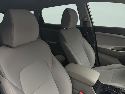 Used 2021 Hyundai Tucson SE FWD image 16