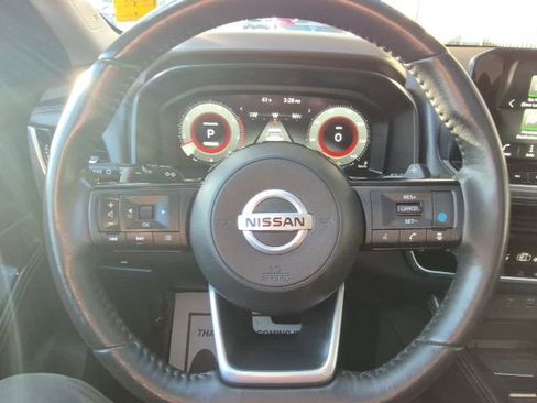 Used 2021 Nissan Rogue Platinum image 28