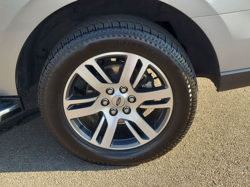 Used 2023 Ford Expedition Limited image 16