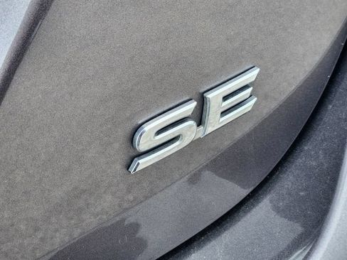 Used 2023 Toyota Camry SE FWD image 12