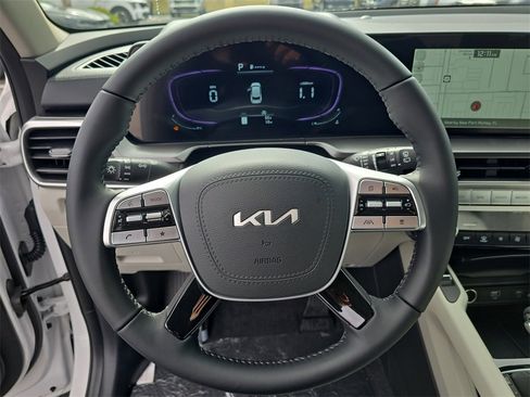 New 2025 Kia Telluride S image 30