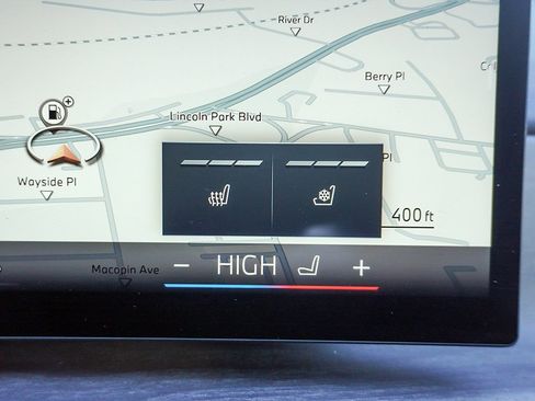 Used 2023 BMW 760i xDrive w/ Parking Assistance Package image 72