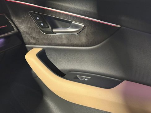 Certified 2025 Audi Q7 2.0T Premium w/ Convenience Plus Package image 21