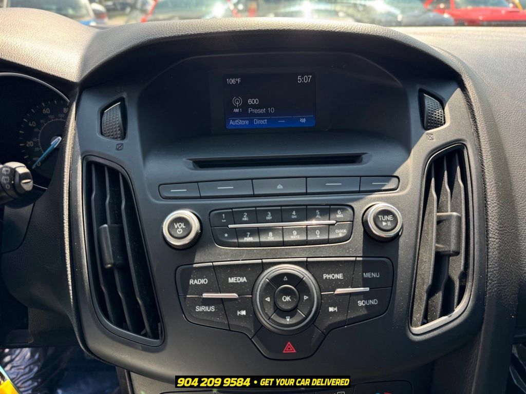 Used 2015 Ford Focus SE w/ Reverse Sensing Package FWD image 18