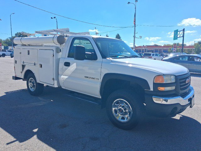 Used 2005 GMC Sierra 2500 W/T RWD image 1