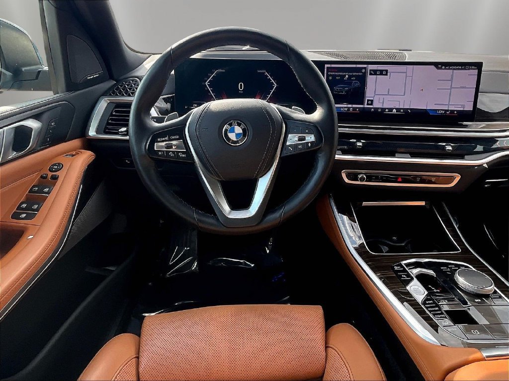Used 2022 BMW X5 xDrive40i w/ M Sport Package AWD/4WD image 8