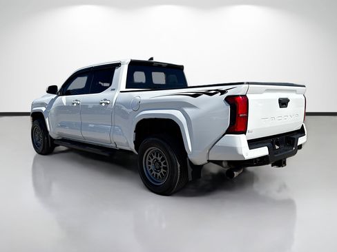 Used 2024 Toyota Tacoma SR5 w/ SR5 Upgrade Package image 5