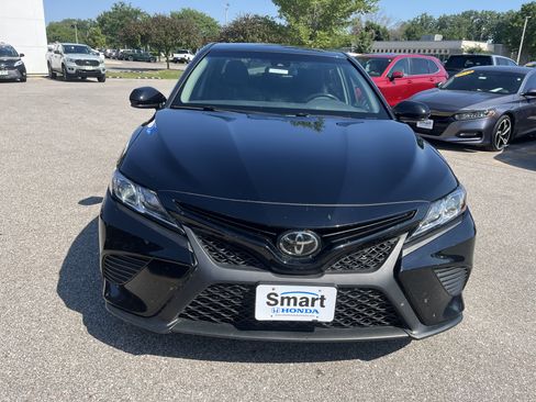 Used 2018 Toyota Camry SE FWD image 9