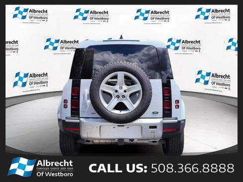 Used 2023 Land Rover Defender 90 SE AWD/4WD image 4