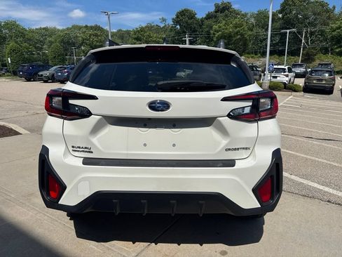 Used 2024 Subaru Crosstrek 2.0i Premium AWD/4WD image 4