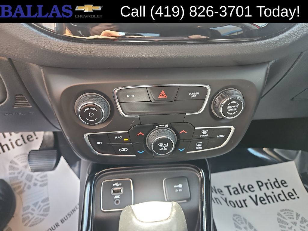 Used 2019 Jeep Compass Latitude FWD image 14