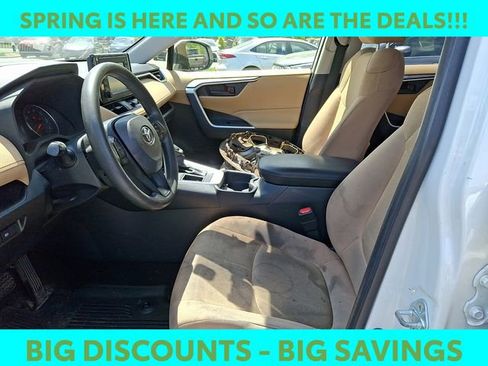 Used 2019 Toyota RAV4 LE image 14