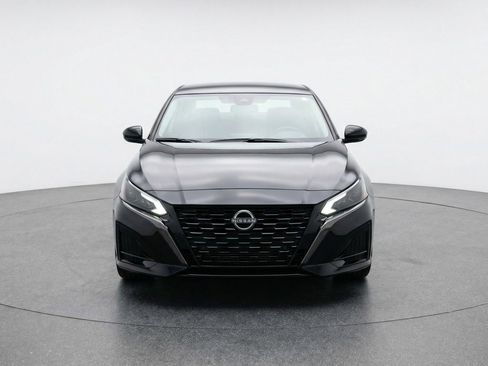 Used 2025 Nissan Altima 2.5 SV image 2