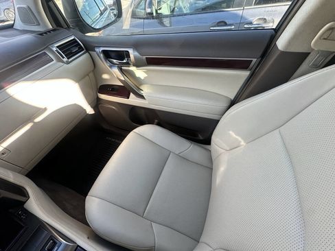 Used 2015 Lexus GX 460 w/ Premium Package image 16