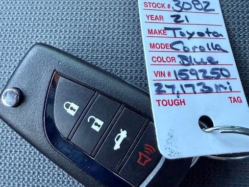 Used 2021 Toyota Corolla LE FWD image 47