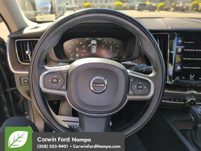 Used 2021 Volvo XC60 T5 Momentum AWD/4WD image 14