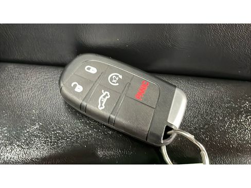 Used 2020 Jeep Cherokee Latitude Plus image 18