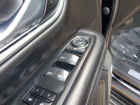 Used 2021 GMC Yukon SLT image 17