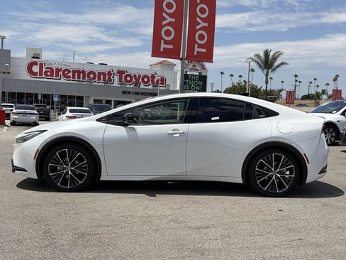 Certified 2024 Toyota Prius XLE FWD image 43
