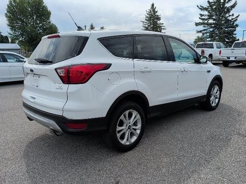 Used 2019 Ford Escape SE FWD image 3