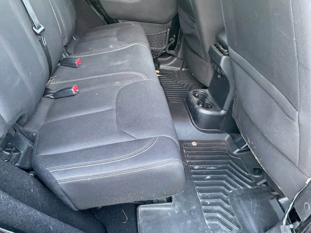 Used 2016 Jeep Wrangler Unlimited Sahara w/ Dual Top Group AWD/4WD image 21
