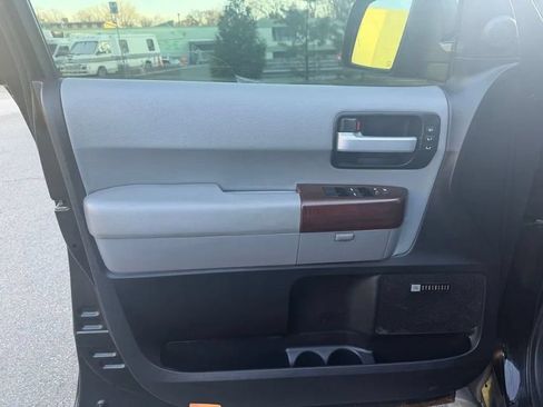Used 2011 Toyota Sequoia Platinum AWD/4WD image 10