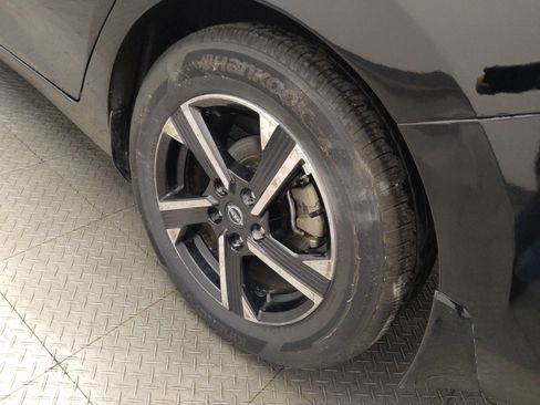Used 2025 Nissan Sentra SV FWD image 31
