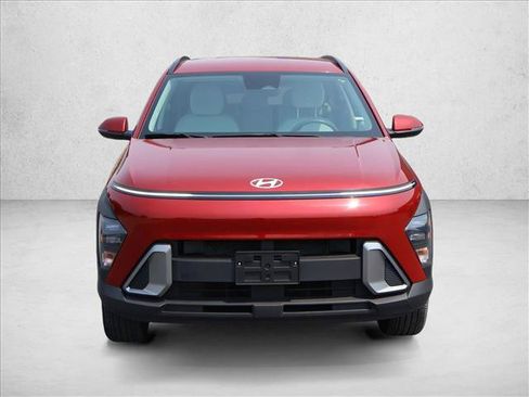 Used 2025 Hyundai Kona SEL AWD/4WD image 2