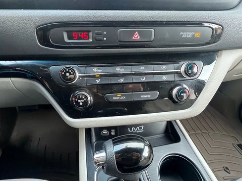 Used 2016 Kia Sedona LX w/ Option Group 020 image 19