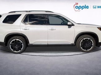 New 2026 Honda Pilot Touring video 2