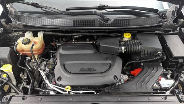 Used 2023 Chrysler Pacifica Touring-L FWD image 31