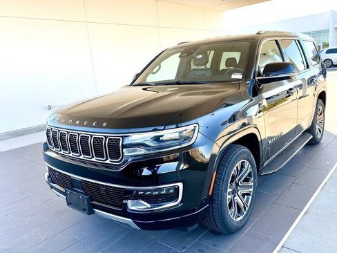 Used 2024 Jeep Wagoneer Series II w/ Flexible Seating Group image 1