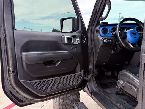 Used 2021 Jeep Gladiator Sport AWD/4WD image 36