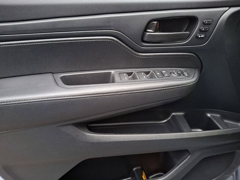 Used 2023 Honda Odyssey Sport image 12
