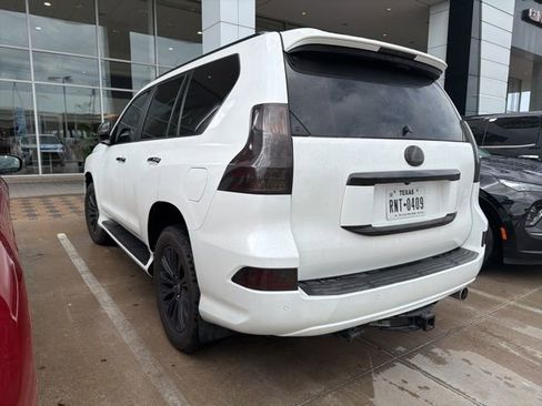 Used 2022 Lexus GX 460 Luxury w/ Off Road Package image 3