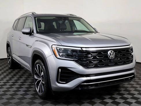 Used 2024 Volkswagen Atlas SEL Premium R-Line image 5