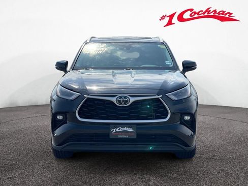 Used 2023 Toyota Highlander XLE FWD image 39