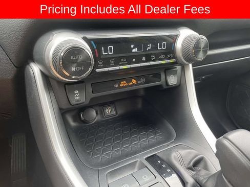 Used 2024 Toyota RAV4 XLE AWD/4WD image 32