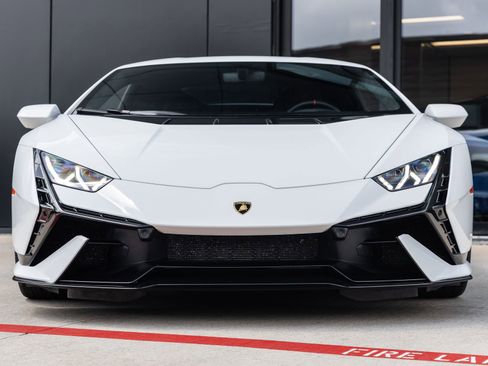 Used 2023 Lamborghini Huracan Tecnica RWD image 5