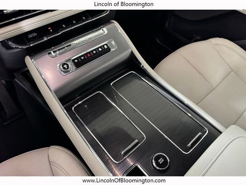New 2026 Lincoln Aviator AWD image 32