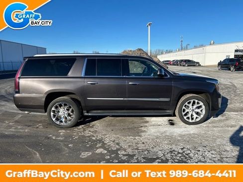 Used 2017 Cadillac Escalade ESV Luxury image 6