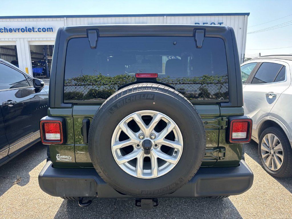 Used 2023 Jeep Wrangler Sport AWD/4WD image 12