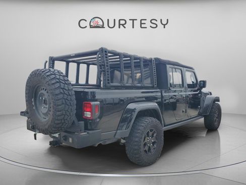 Used 2021 Jeep Gladiator Willys image 3