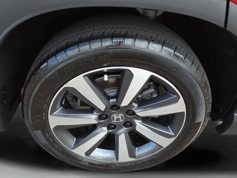 Used 2025 Honda Pilot Touring image 21