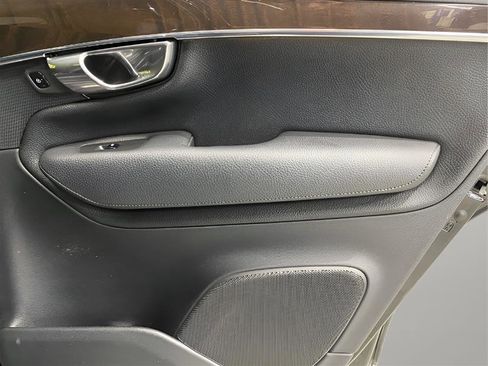 Used 2016 Volvo XC90 T6 Momentum image 14