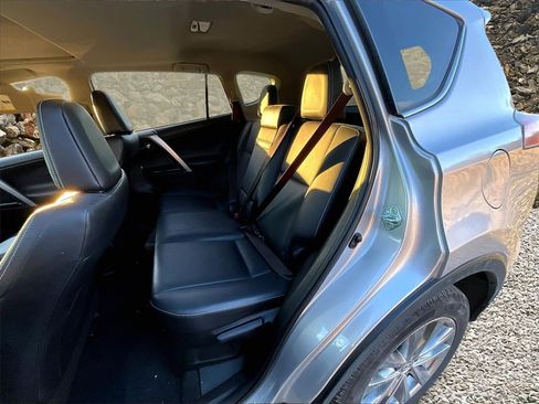 Used 2016 Toyota RAV4 Limited image 23