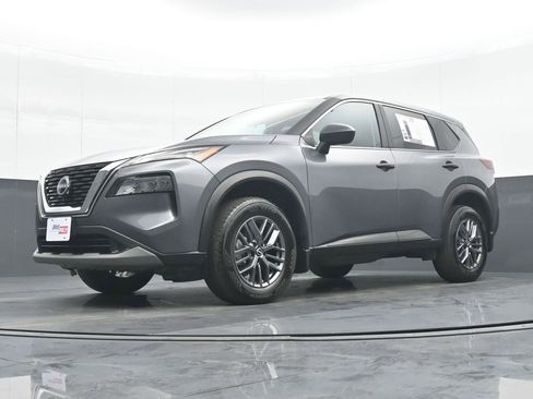 Used 2023 Nissan Rogue S image 26