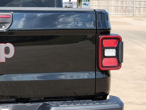 Used 2026 Jeep Gladiator Mojave AWD/4WD image 16