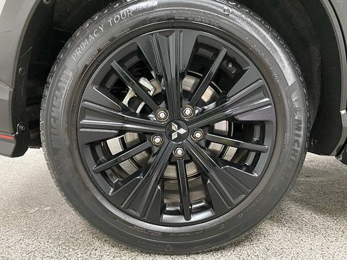 Used 2020 Mitsubishi Eclipse Cross LE image 25