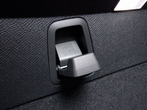 Certified 2025 Volvo XC90 T8 Plus w/ Protection Package Premier image 11